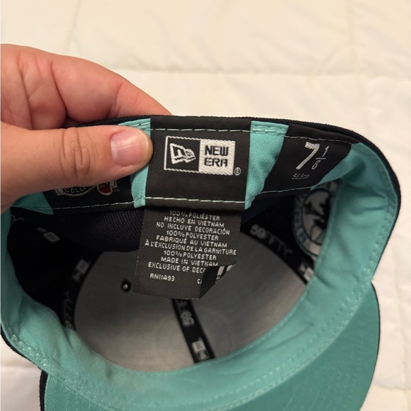 Seattle Mariners New Era Teal and Black hat 59fifty 7 1/8 - Picture 6 of 8